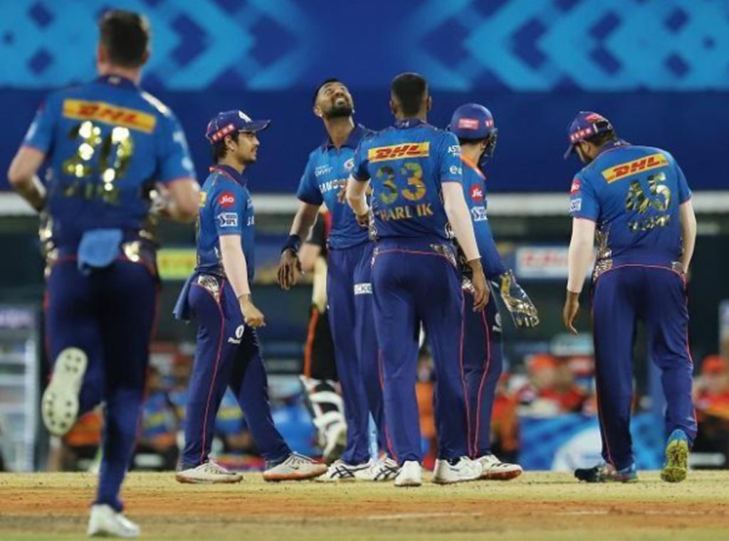 Rahul leads Lucknow Super Giants to win, Mumbai Indians lose 6th